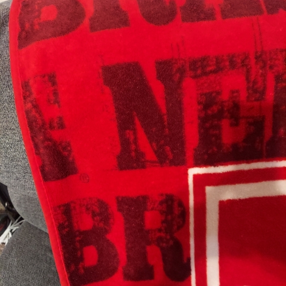 Nebraska Cornhuskers fleece stadium blanket - Picture 9 of 10